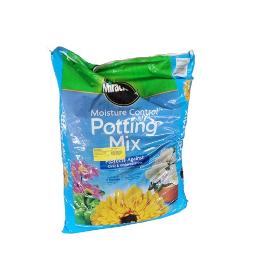 Miracle-Gro Moisture Control Potting Mix 6 qt.