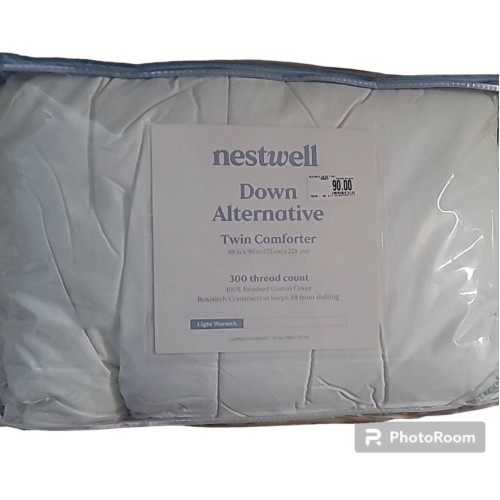 Nestwell 300 Thread Count White Down Twin Comforter