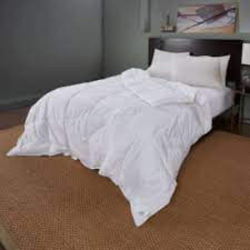 Nestwell™ Light Warmth Down Alternative Twin Comforter in White