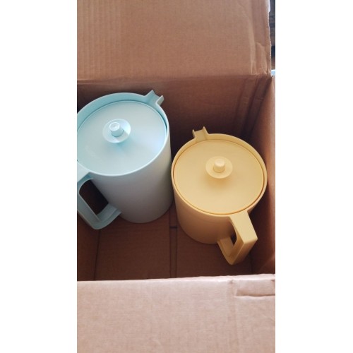 Tupperware Heritage 2pc Pitcher Set Vintage Blue/Yellow