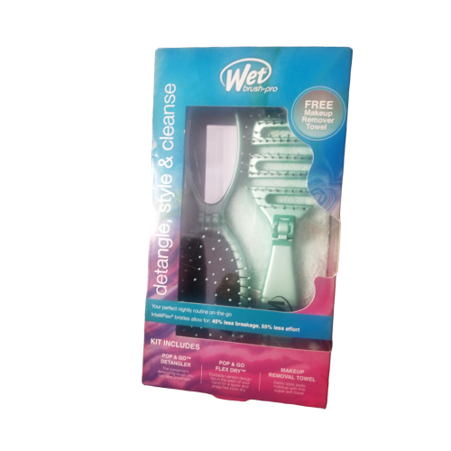 WET BRUSH- PRO. WITH MAKEUP TOWEL