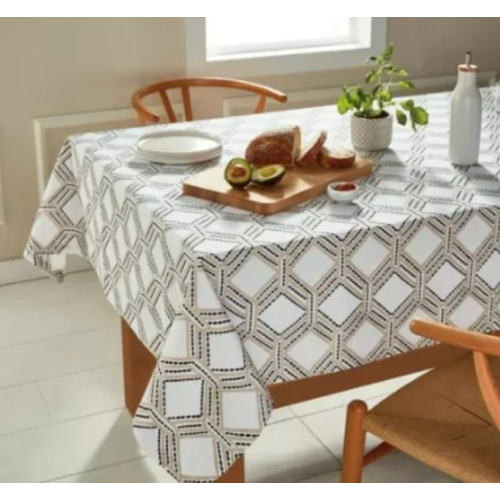 Everhome Diamond Weave 60-Inch x 102-Inch Oblong Tablecloth in Peyote/Tan White