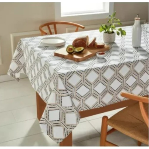 Everhome Diamond Weave 60-Inch x120Inch Oblong Tablecloth in Peyote/Tan White