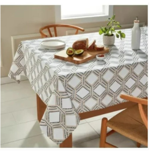 Everhome Diamond Weave 60-Inch x 120-Inch Oblong Tablecloth in Peyote/Tan White