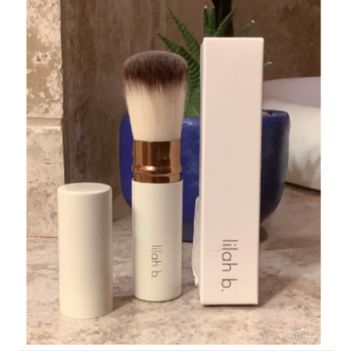 Lilah b. #1 Retractable Foundation Brush