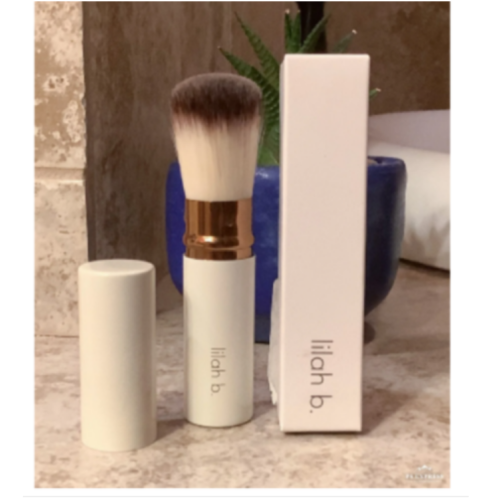 Lilah b. #1 Retractable Foundation Brush