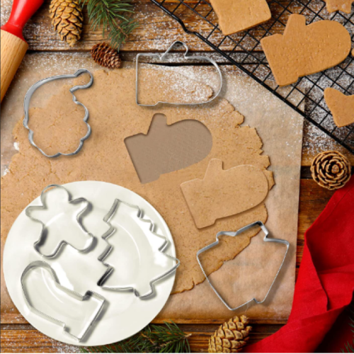 Christmas Cookie Cutter Set, 6 Piece Cookie Cutters Include；Christmas Tree, Snowman, Candy Cane, Gingerbread Man, Snowflake, Socks