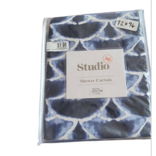 Studio 3B™ Kiko Shibori Scallop 72-Inch x 72-Inch Shower Curtain in Navy/White