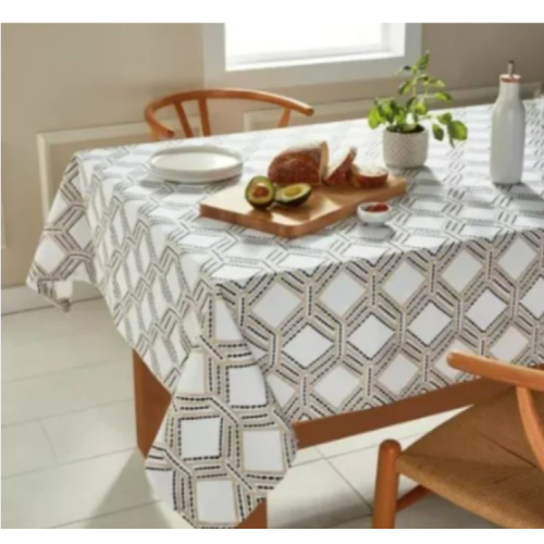 Everhome Diamond Weave 60-Inch x 120-Inch Oblong Tablecloth in Peyote/Tan White