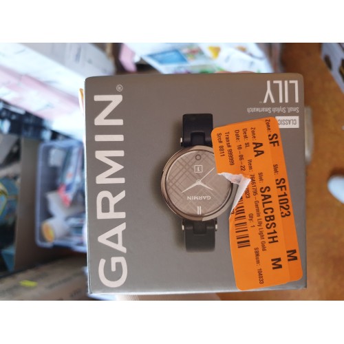 Garmin Lily Smartwatch with connected GPS (Classic Edition, Cream Gold, black leather band)