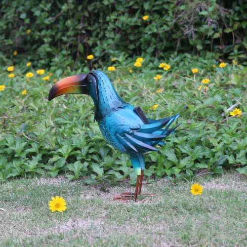 Quality Metal Solar Powered Toucan Standing Garden/Lawn Decoration